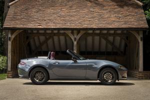 Mazda MX-5 R-Sport 2020 года  (UK)